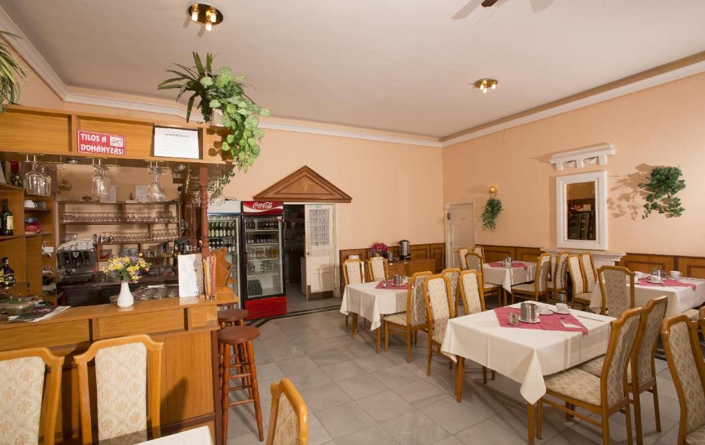 Hotel Francoise Балатонлеле Екстериор снимка