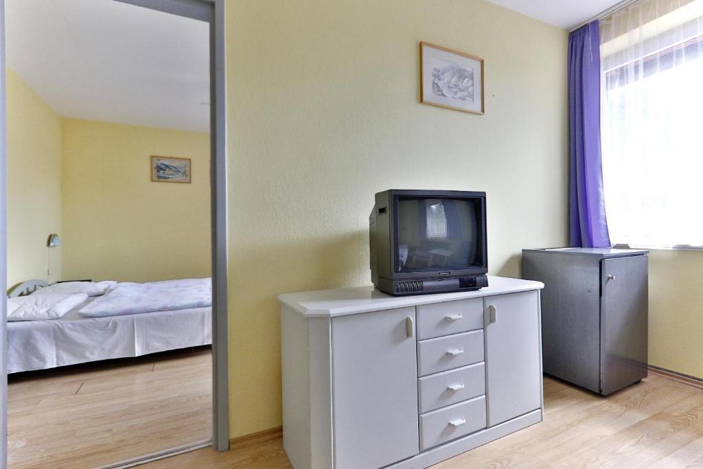 Hotel Francoise Балатонлеле Екстериор снимка