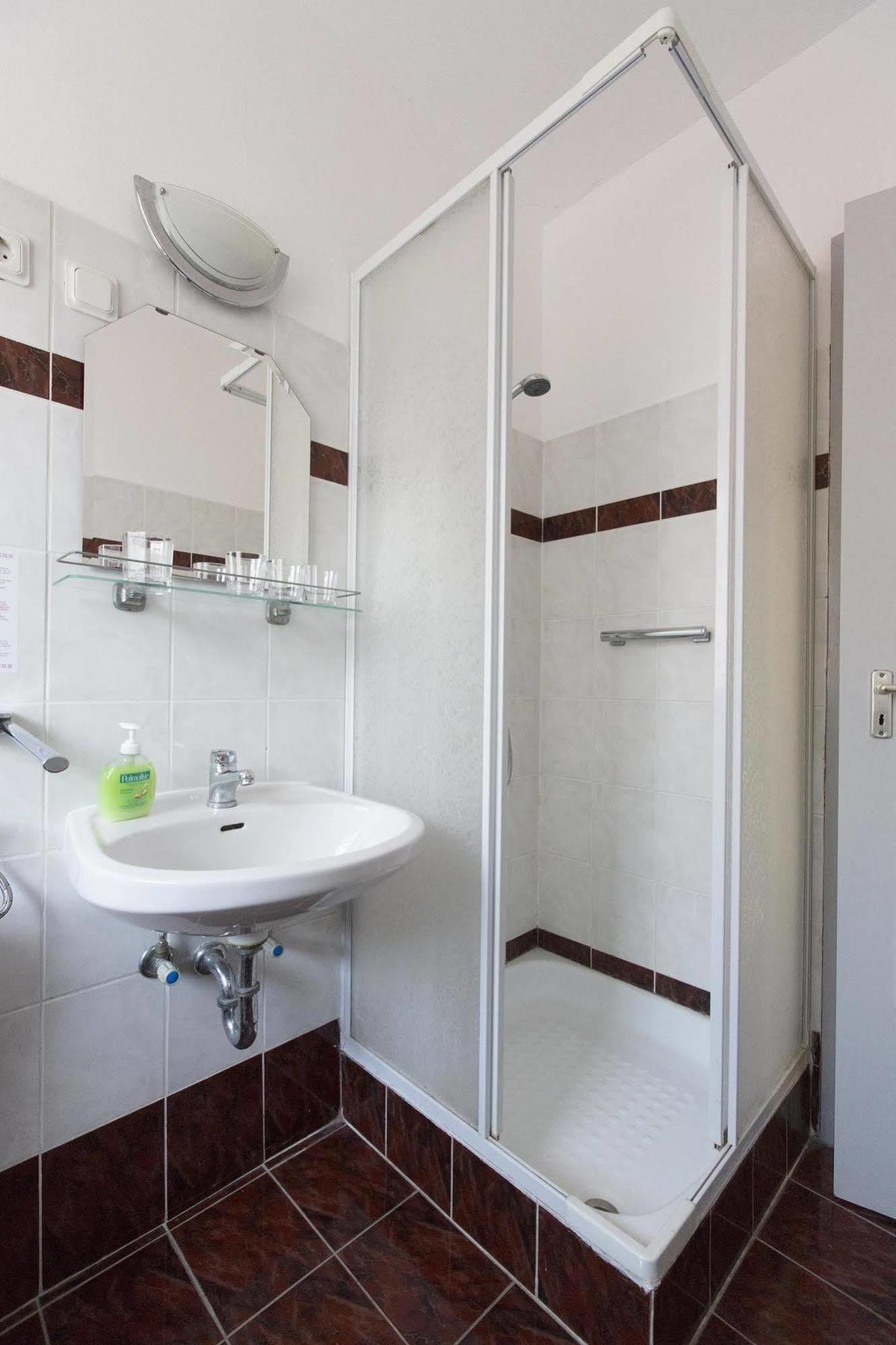 Hotel Francoise Балатонлеле Екстериор снимка